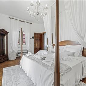 4-5 bedroom villa with Split City and Sea Views sleeps 8-10